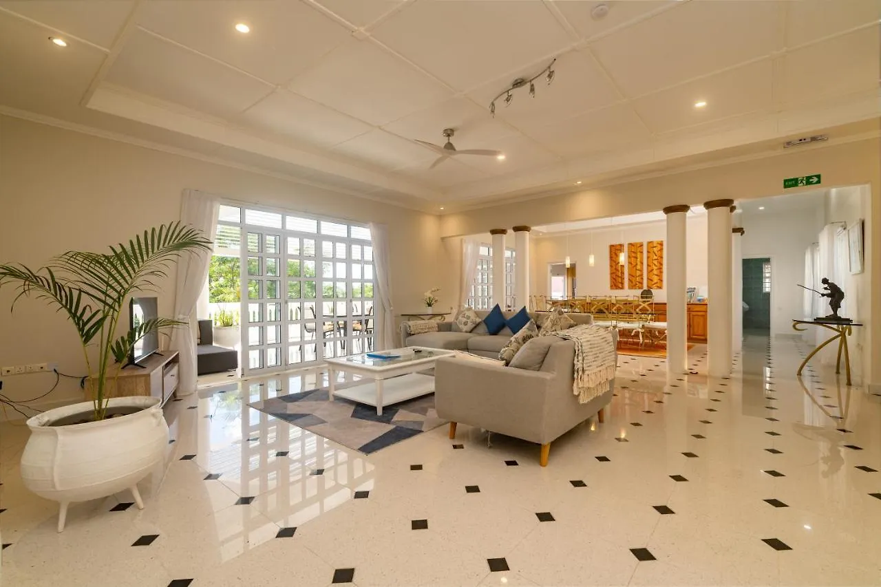 Luxurious 2-Bed Villa In Bel Ombre Mahe Seychelles Beau Vallon  0*, Beau Vallon (Mahe)