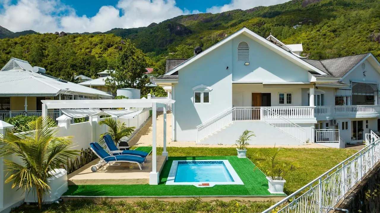 Luxurious 2-Bed Villa In Bel Ombre Mahe Seychelles Beau Vallon  0*, Beau Vallon (Mahe)